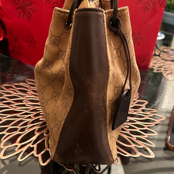 Gucci Signature Tan and Brown Messenger Bag - Picture 10 of 15